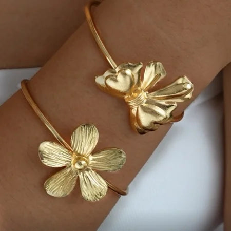 Fashion Gold Color Metal Flower Cuff Bracelet for Women Vintage Elegant Waterproof Bangles Female Wedding Party Accessories 2025